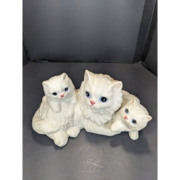 Vintage HOMCO Porcelain Ceramic Cat Figurine White Persian Mother Kittens 1412 - Picture 3 of 11